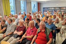 Schweizer Vorlesetag - LandquartKultur in der Bibliothek Landquart - Volles Haus in der Bibliothek Landquart