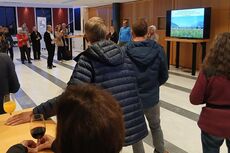 Vernissage "Fotos, die die Welt bedeuten" von Sandra und Roman Joseph, Igis. Organisiert durch LandquartKultur, Landquart (Graubünden)
