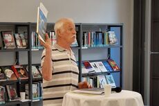 Schweizer Vorlesetag - LandquartKultur in der Bibliothek Landquart - Andy Florin erzählt